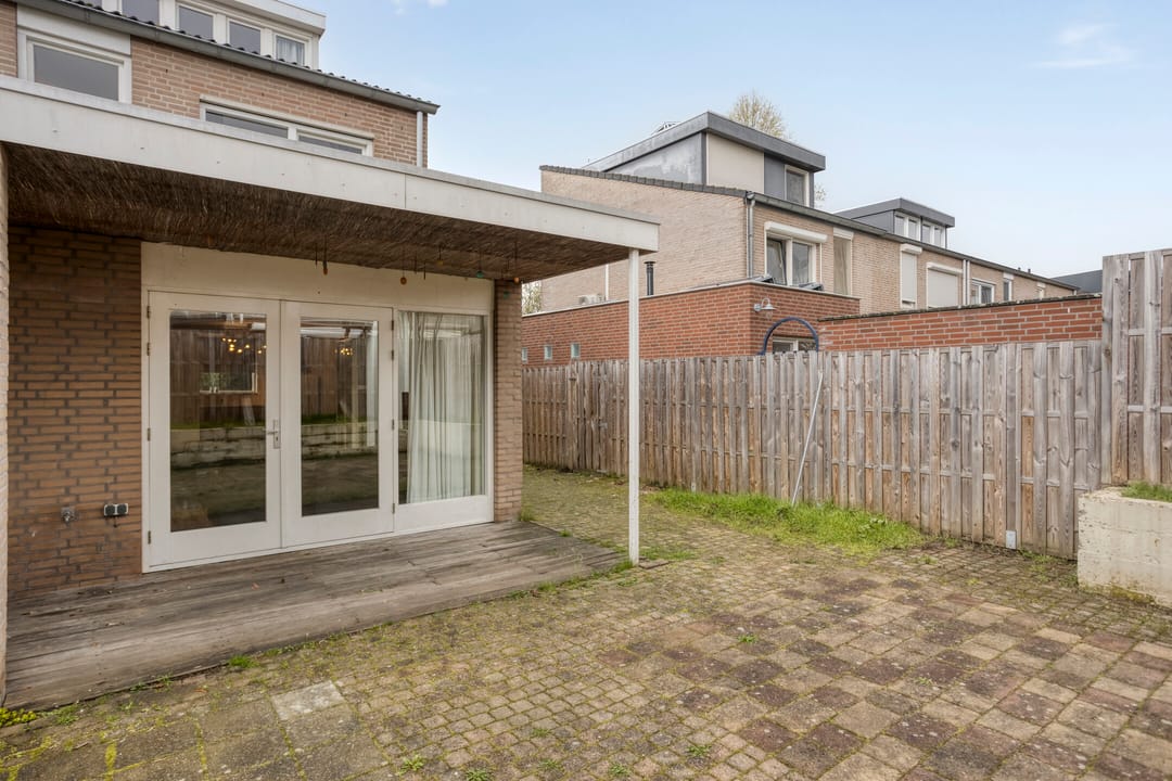 Spacious family home in quiet child-friendly location in Maastricht — 30