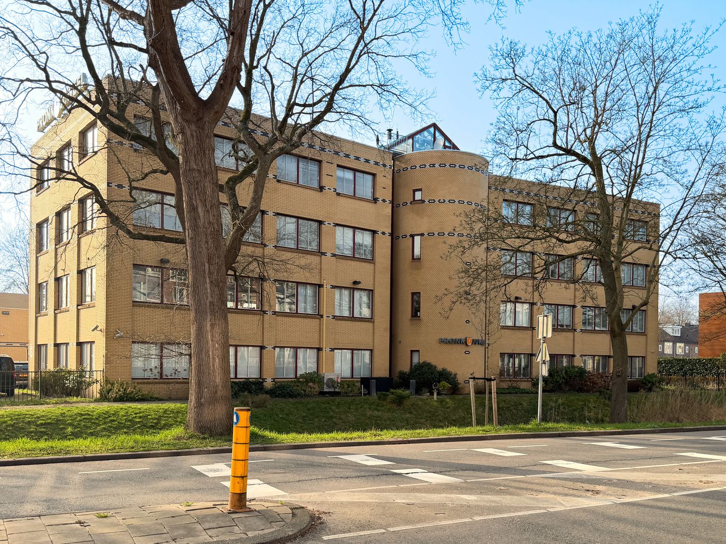 Bekijk foto 1 van van Houten Industriepark 1