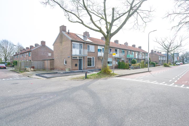 Photo 2 of Pesserstraat 50