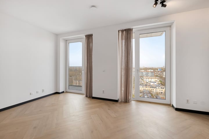 Photo 4 of Jaap van der Hoekplaats 240