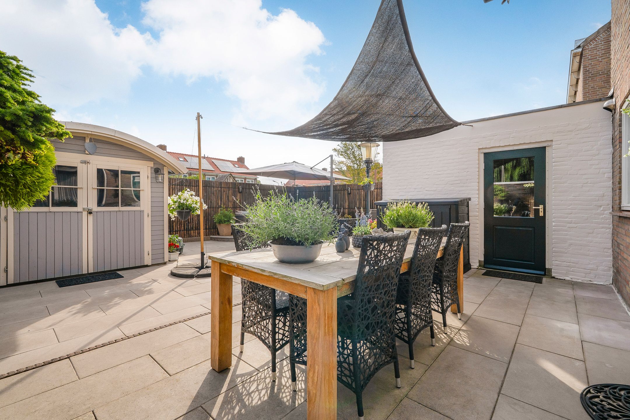 Spacious Corner Home with Sunny Garden and Garage in Uithoorn — 24