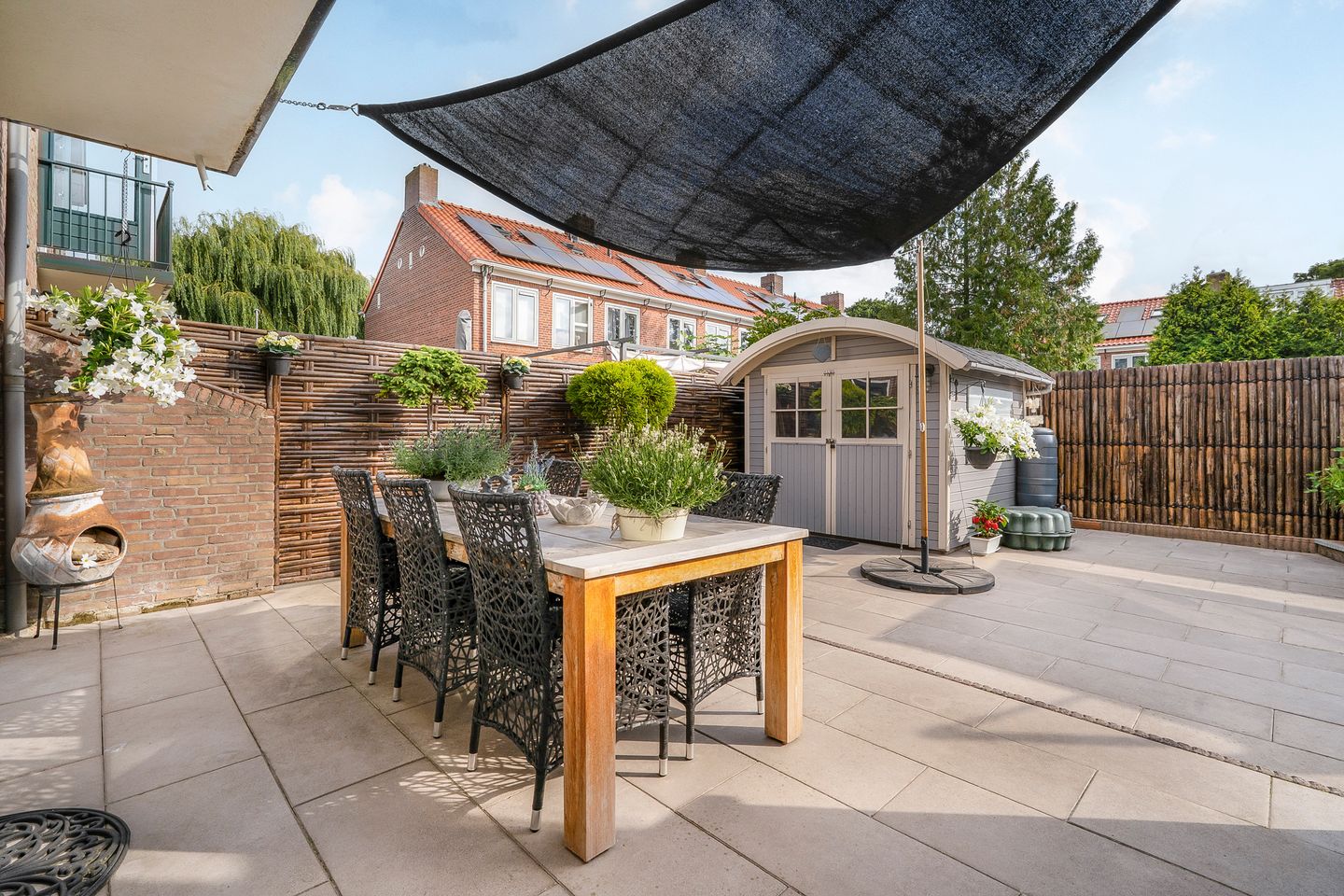 Spacious Corner Home with Sunny Garden and Garage in Uithoorn — 25
