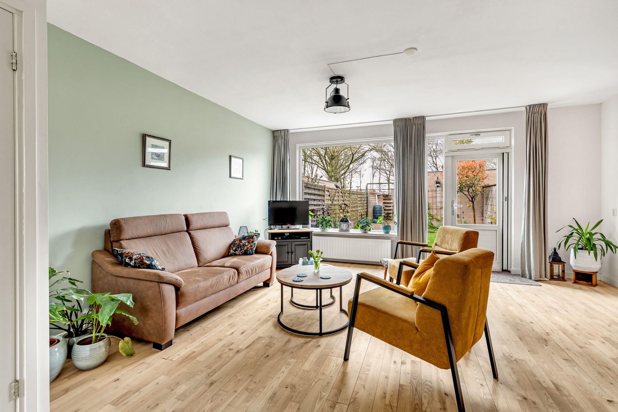 Photo 9 of Zwanebloem 22