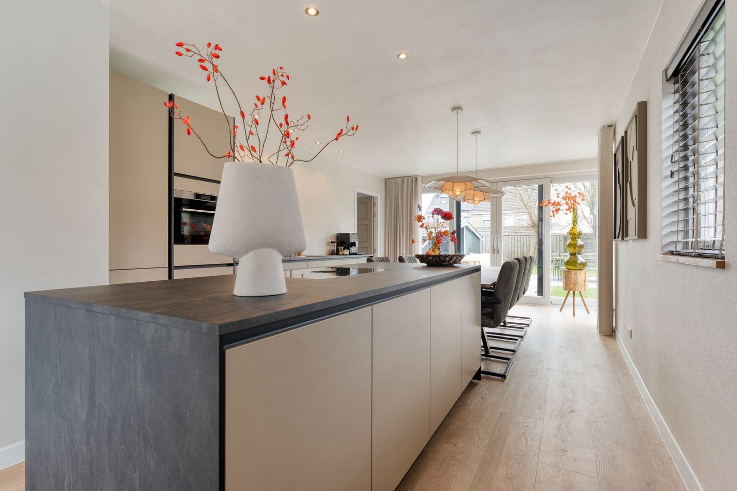 Photo 10 of Herenstraat 33