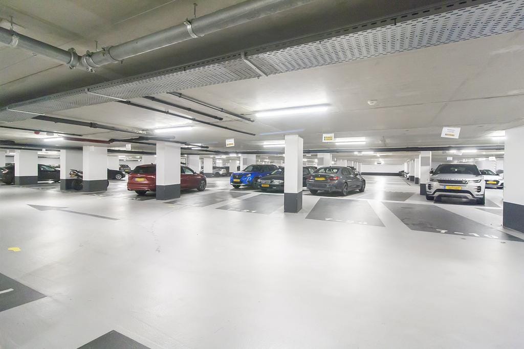 Foto 1 van Leonard Bernsteinstraat 3