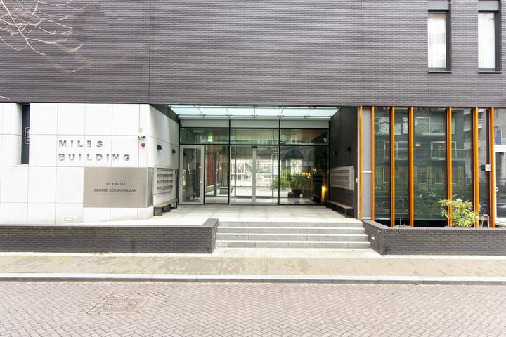 Foto 2 van Leonard Bernsteinstraat 3