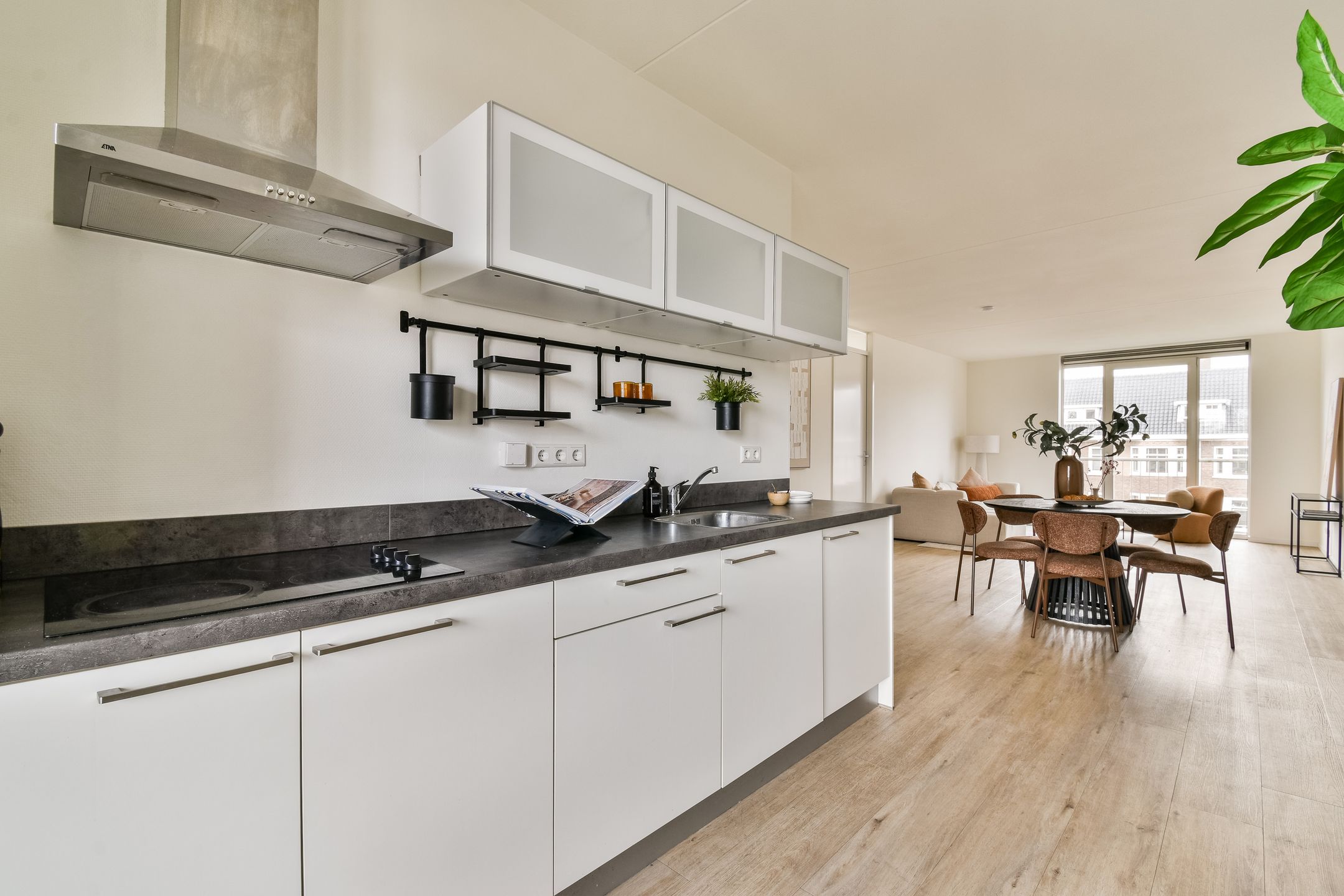 Foto 9 van Woestduinstraat 18-D