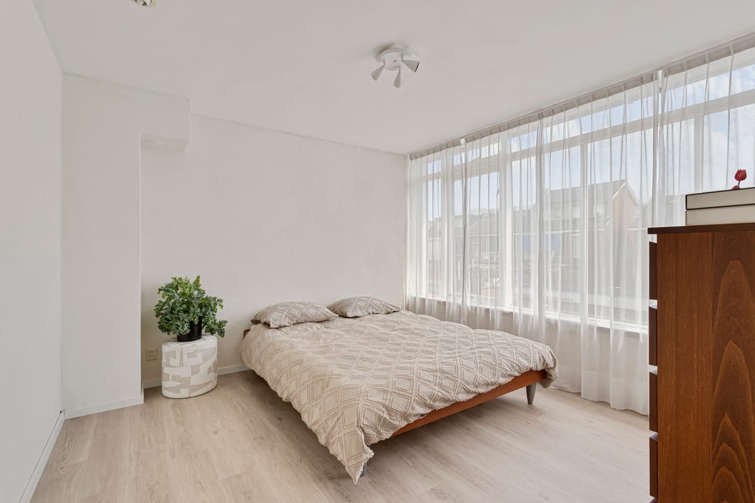 Foto 22 van Blauwsparstraat 15