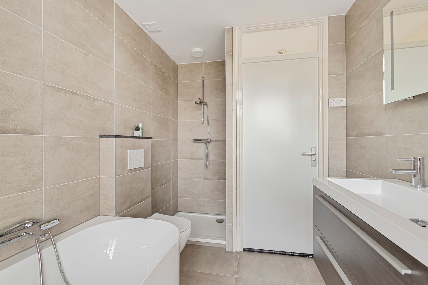 Foto 25 van Blauwsparstraat 15