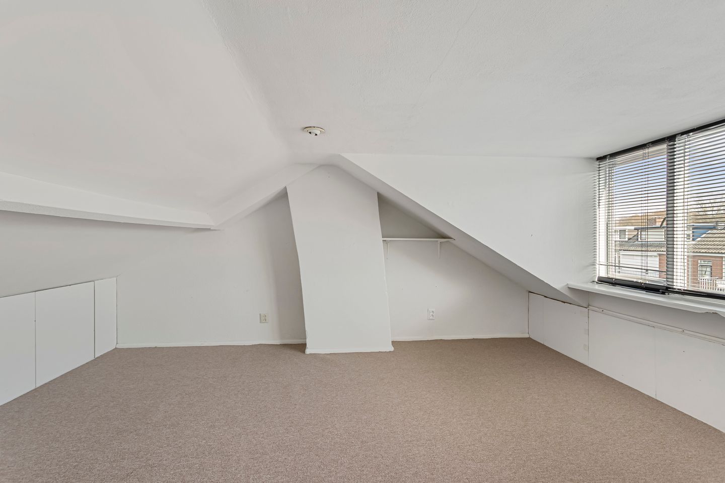 Foto 29 van Blauwsparstraat 15