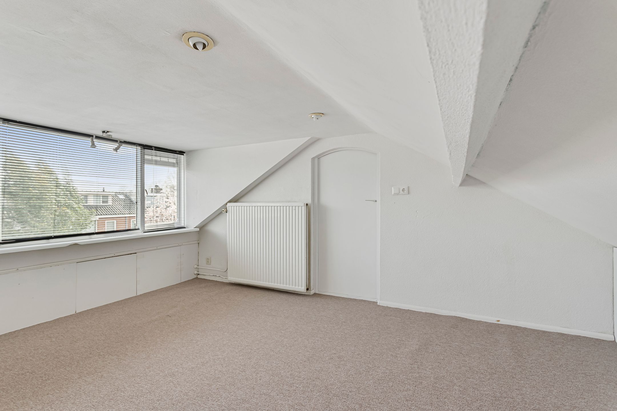 Foto 30 van Blauwsparstraat 15