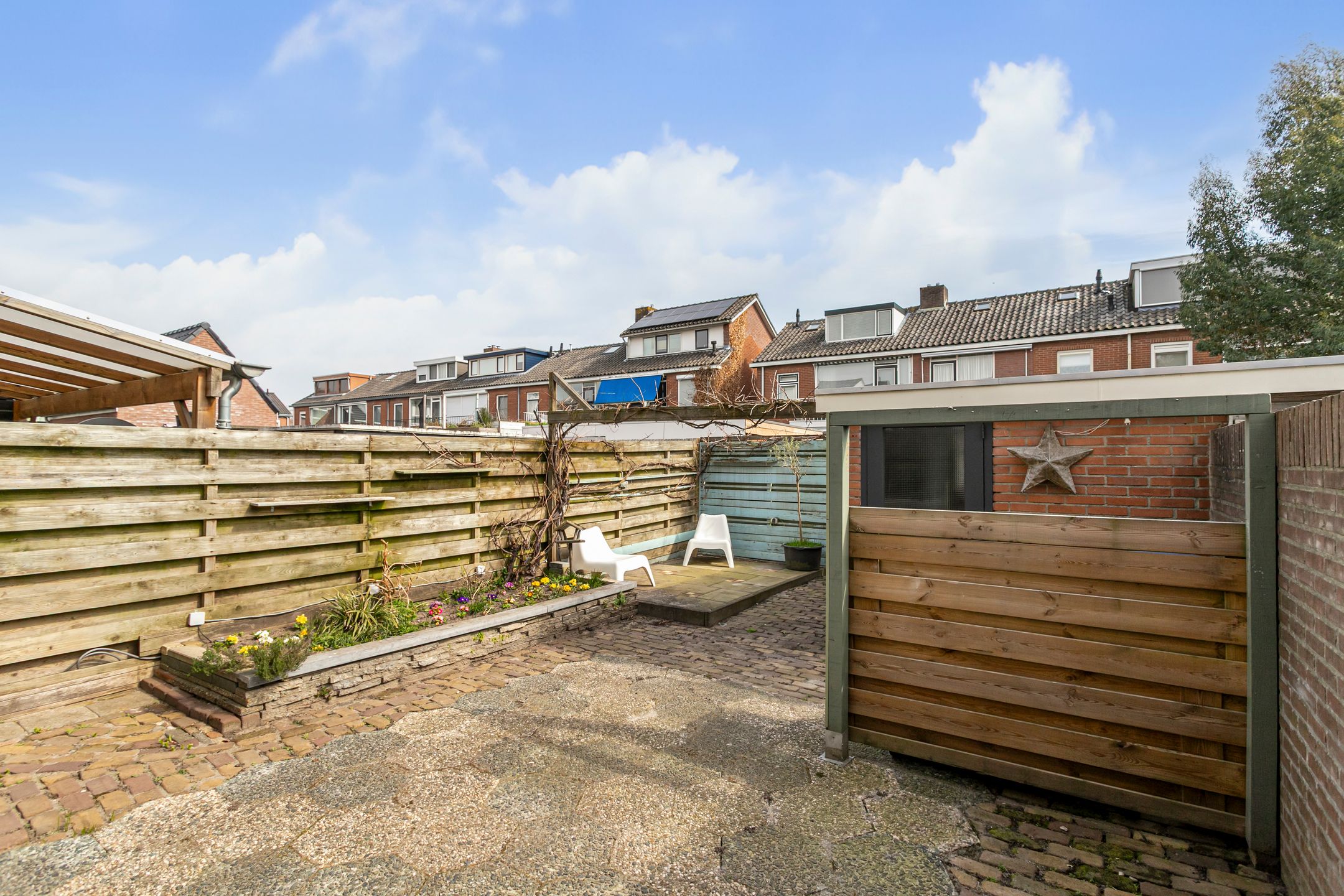 Foto 33 van Blauwsparstraat 15