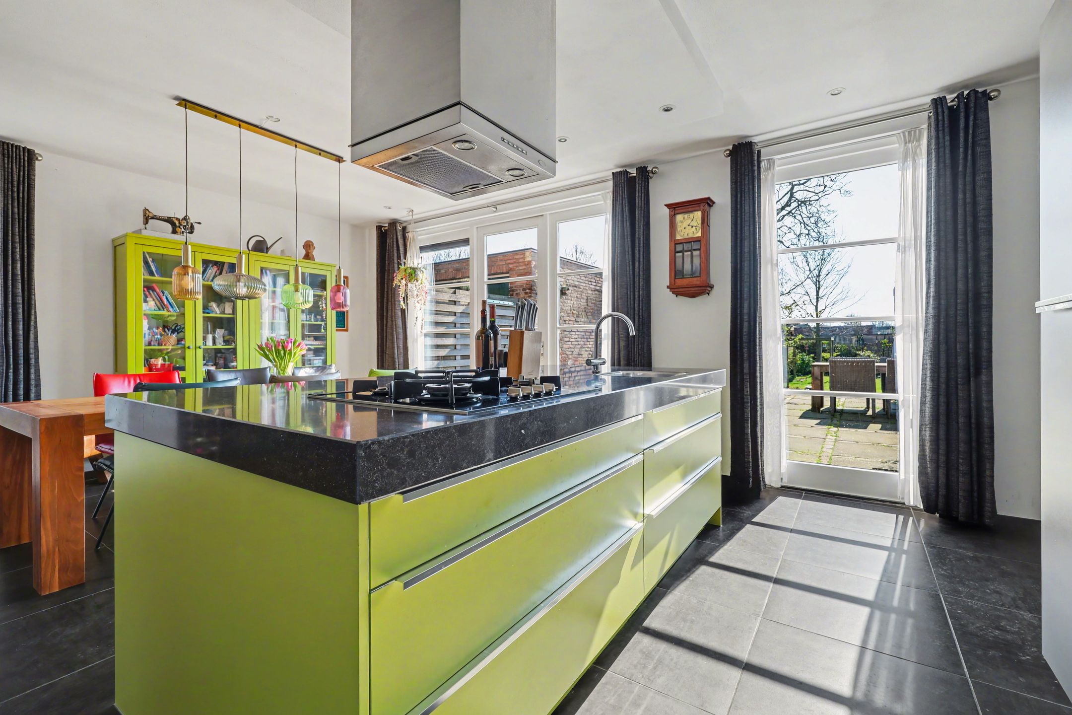 Spacious detached family home with modern extension and deep south-facing garden — 15