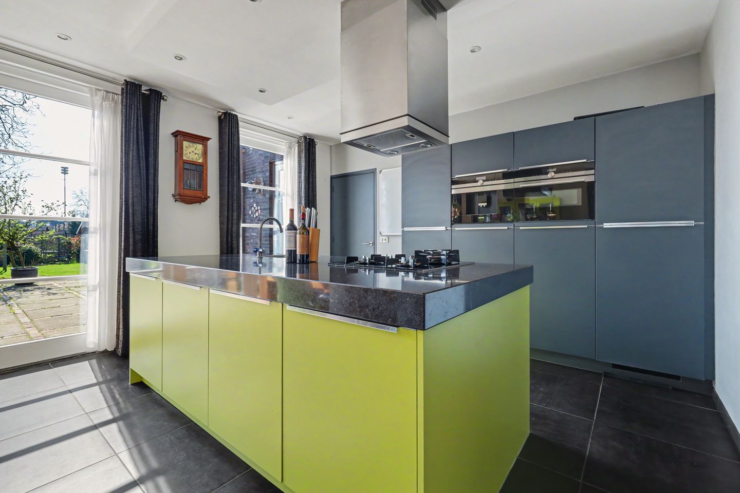 Spacious detached family home with modern extension and deep south-facing garden — 14