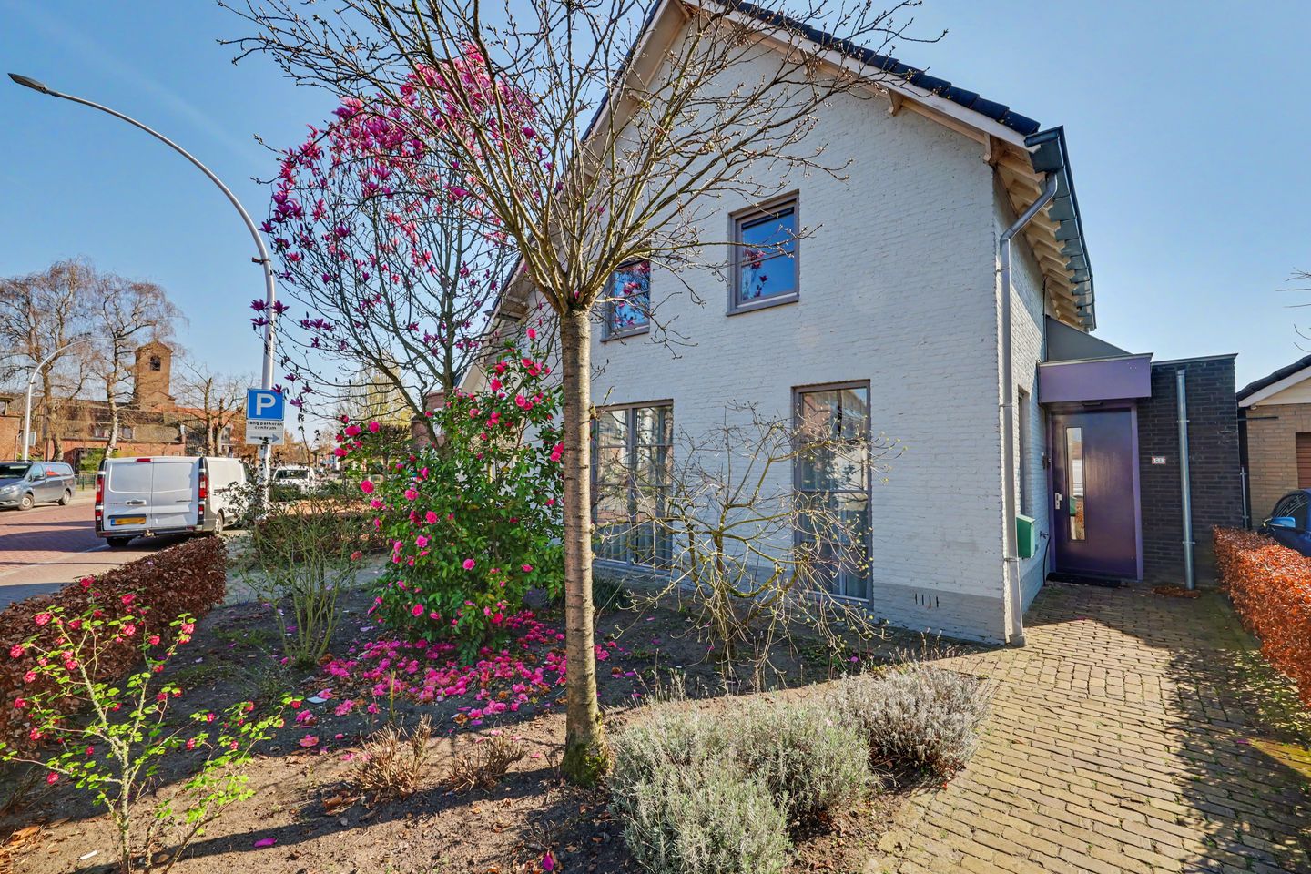 Spacious detached family home with modern extension and deep south-facing garden — 50