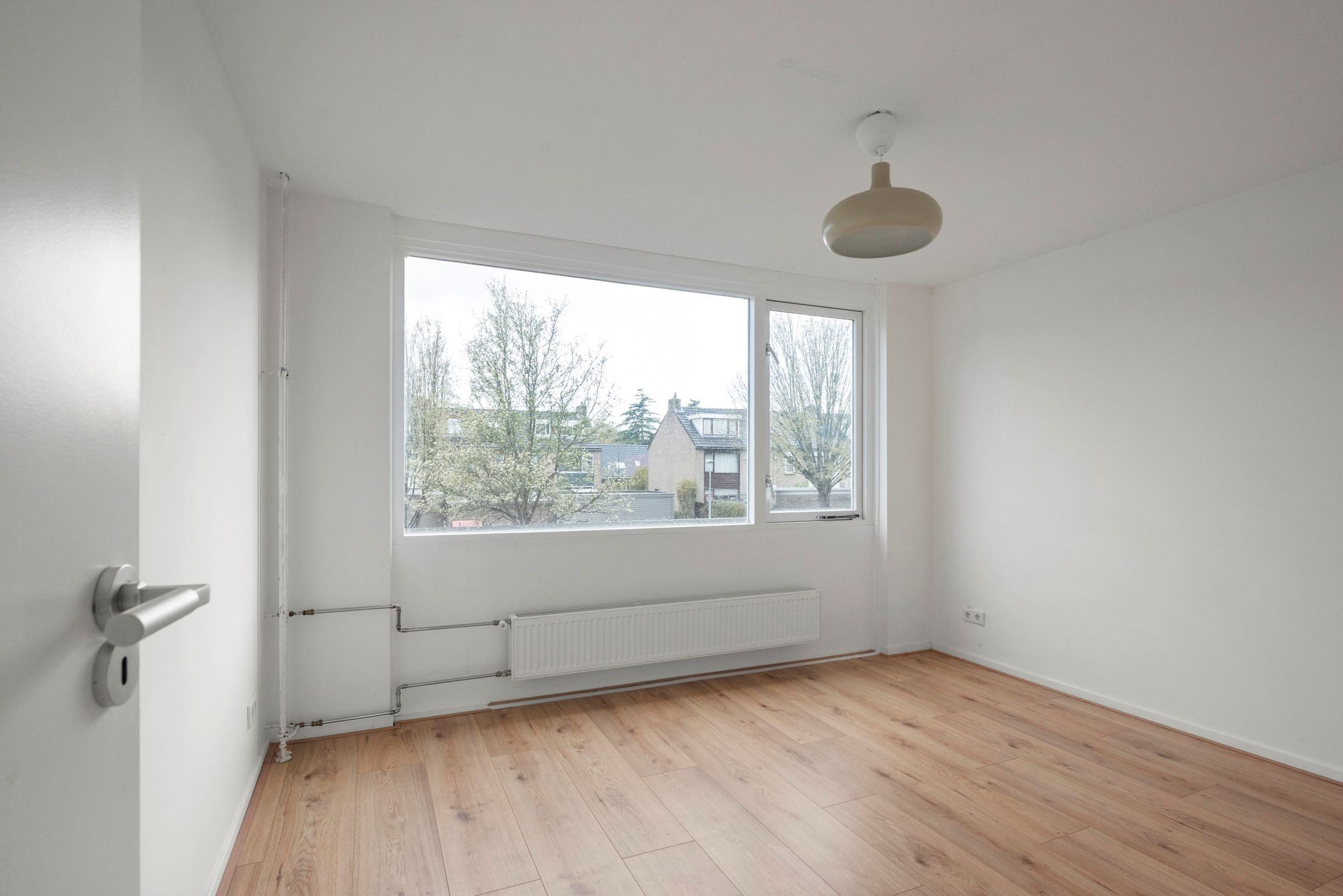 Modern family home with 5 bedrooms and sunny garden in Nieuw-Vennep West — 12