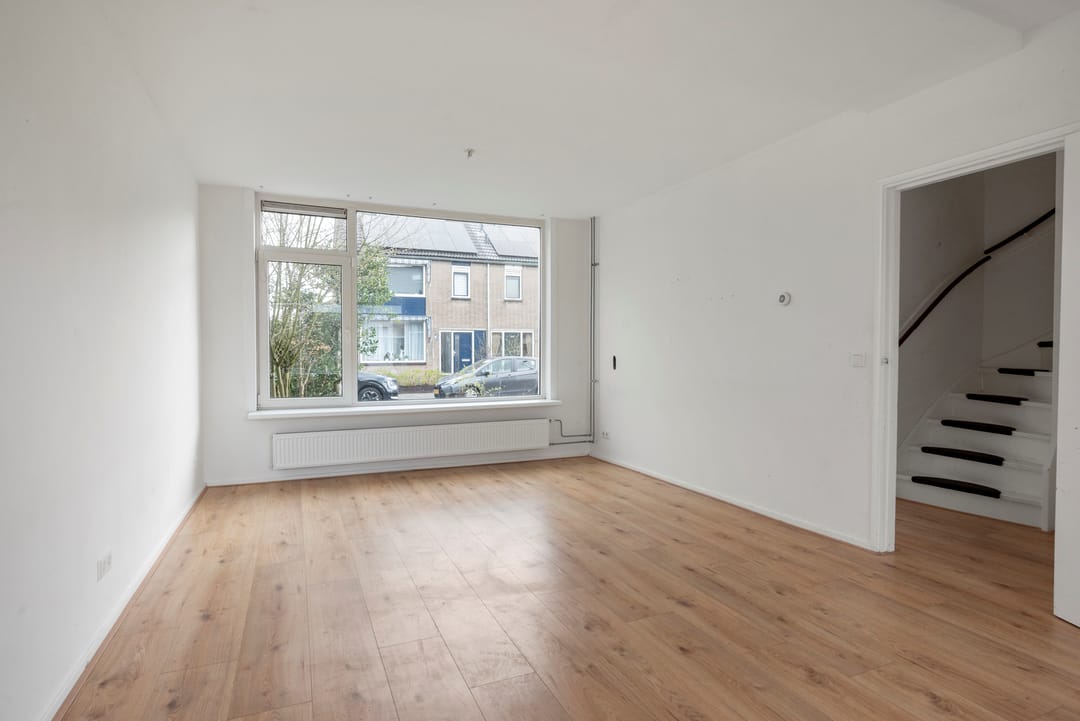 Modern family home with 5 bedrooms and sunny garden in Nieuw-Vennep West — 16