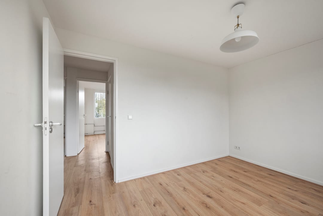 Modern family home with 5 bedrooms and sunny garden in Nieuw-Vennep West — 17