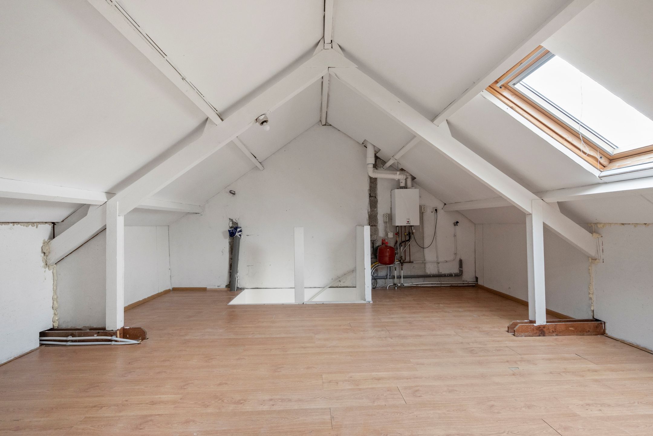 Modern family home with 5 bedrooms and sunny garden in Nieuw-Vennep West — 21
