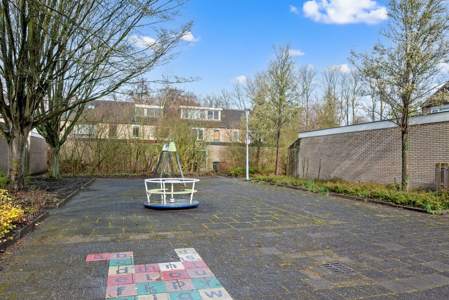 Modern family home with 5 bedrooms and sunny garden in Nieuw-Vennep West — 29