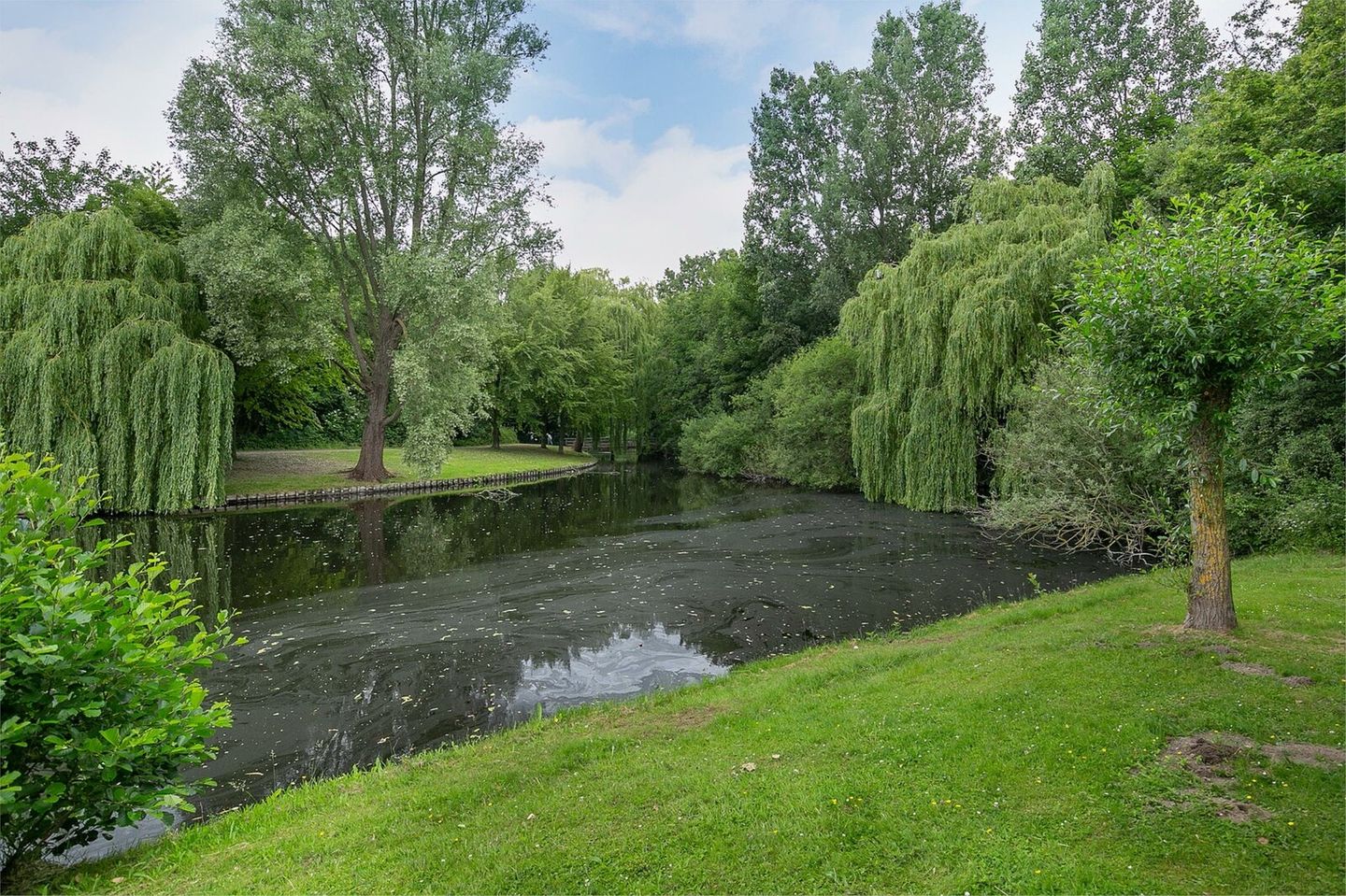 Modern family home with 5 bedrooms and sunny garden in Nieuw-Vennep West — 38