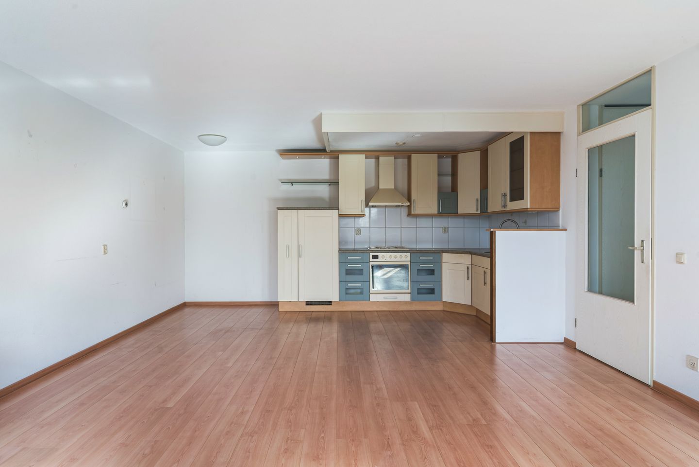 Spacious 3-room apartment with park view and southeast-facing balcony in Rokkeveen — 17