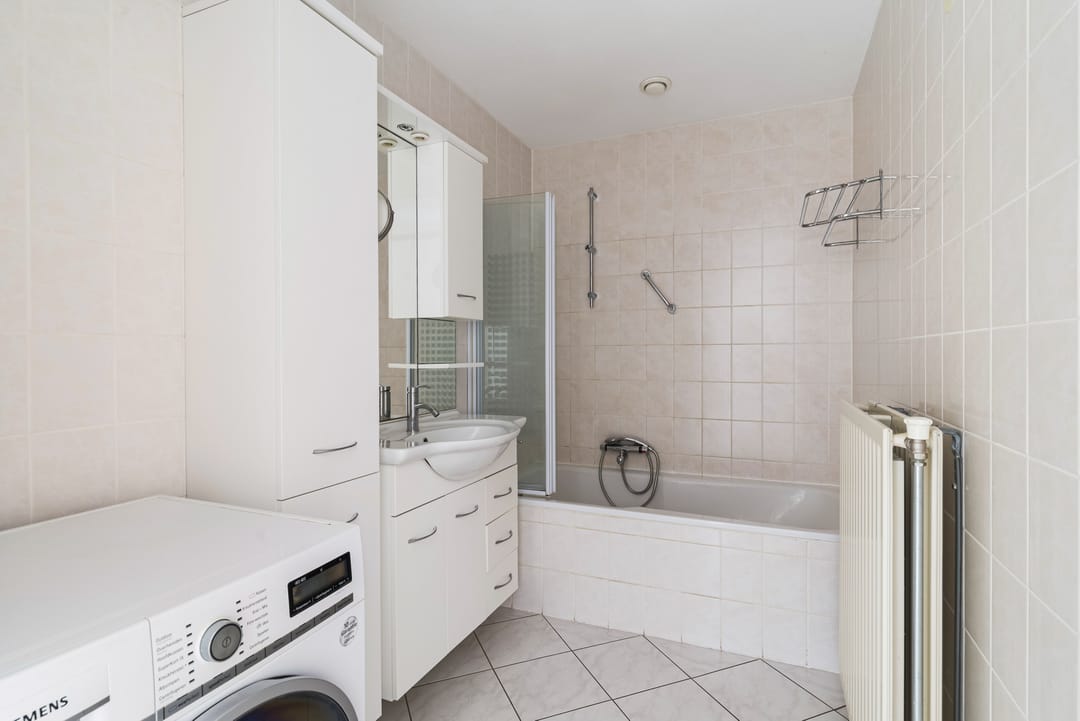Spacious 3-room apartment with park view and southeast-facing balcony in Rokkeveen — 21