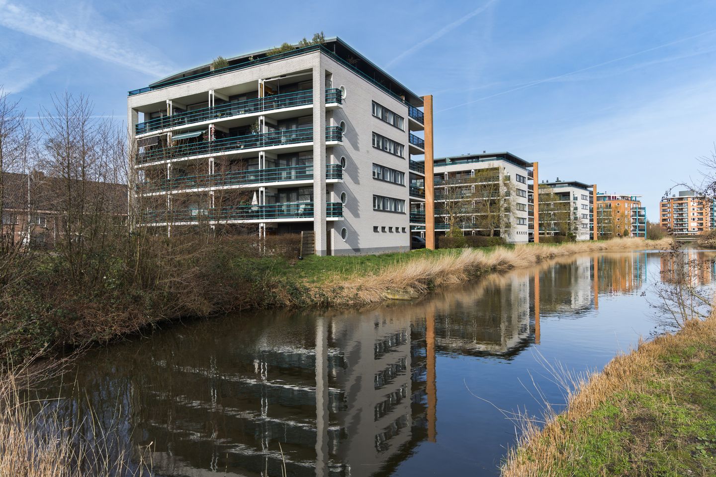 Spacious 3-room apartment with park view and southeast-facing balcony in Rokkeveen — 27