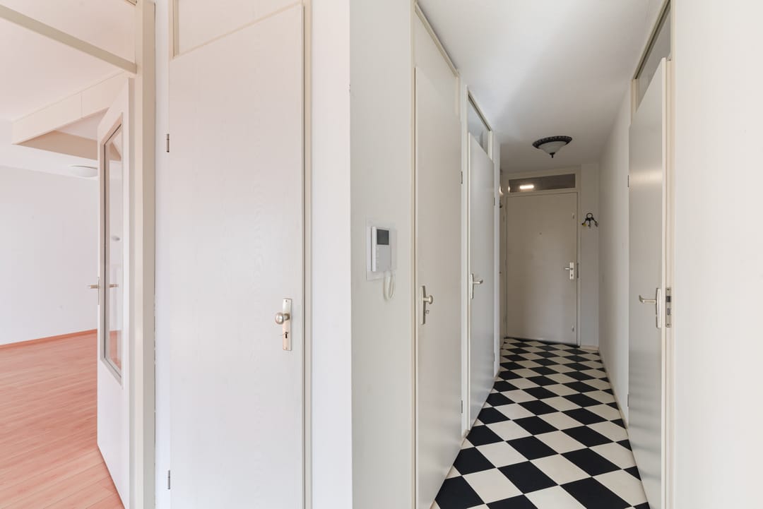 Spacious 3-room apartment with park view and southeast-facing balcony in Rokkeveen — 24