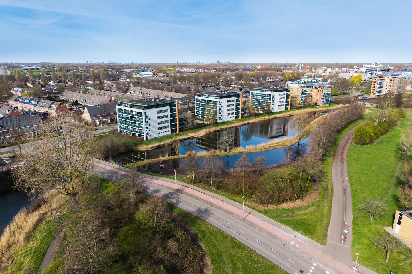 Spacious 3-room apartment with park view and southeast-facing balcony in Rokkeveen — 33