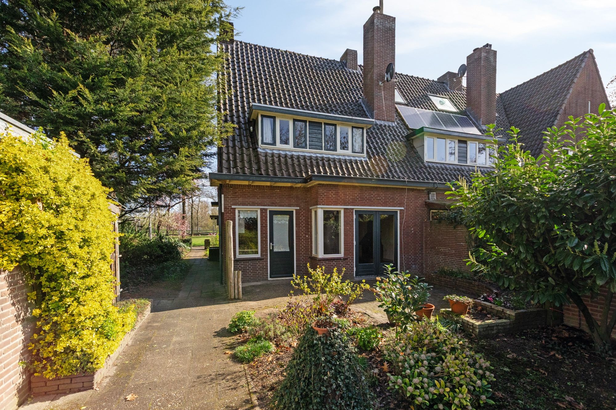 Characteristic corner house on unique waterfront location in Heumen — 28