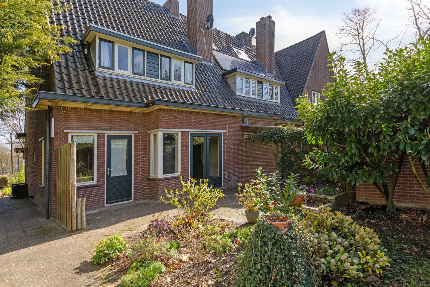 Characteristic corner house on unique waterfront location in Heumen — 38