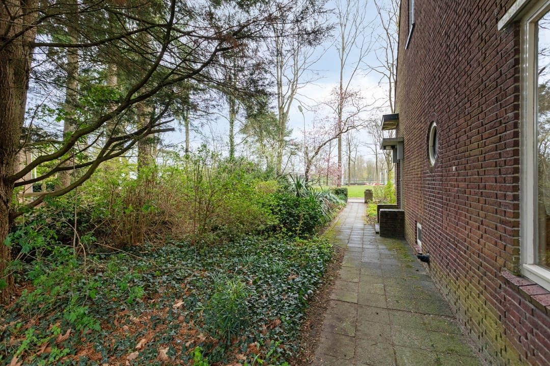 Characteristic corner house on unique waterfront location in Heumen — 39