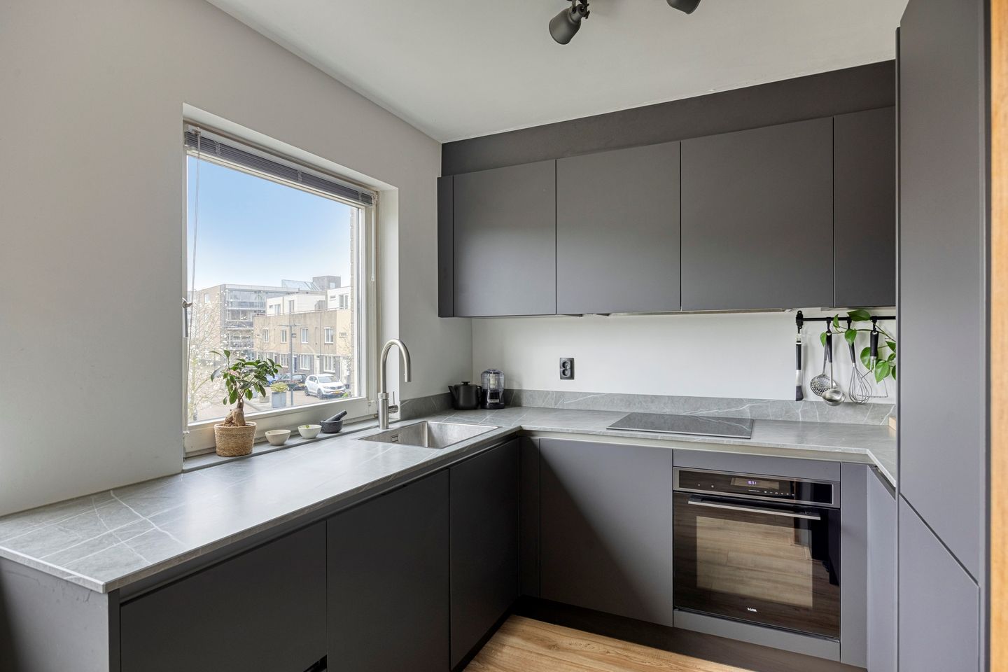 Foto 14 van Annie Romeinsingel 40