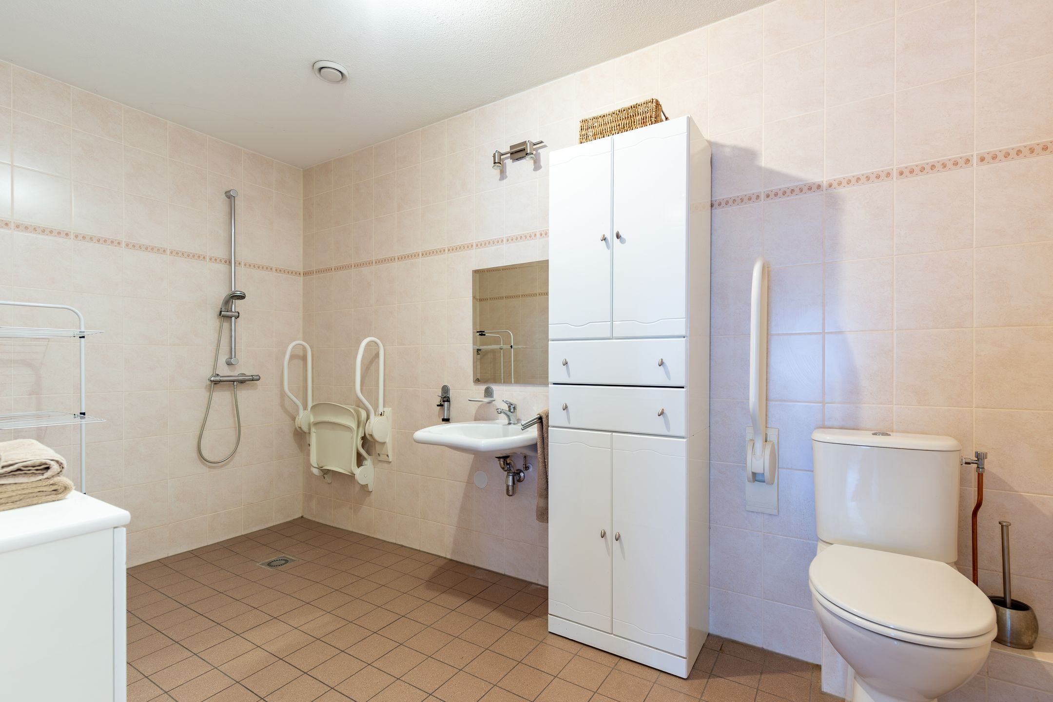 Comfortable apartment with balcony and private garage in Kerkrade — 14
