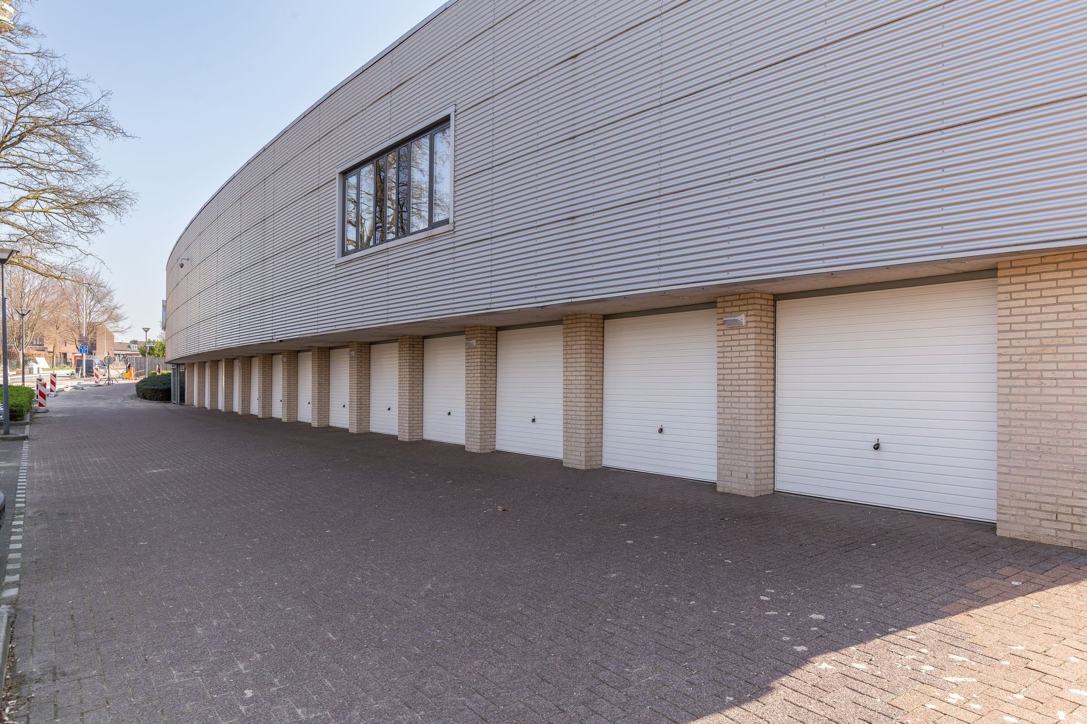 Comfortable apartment with balcony and private garage in Kerkrade — 19