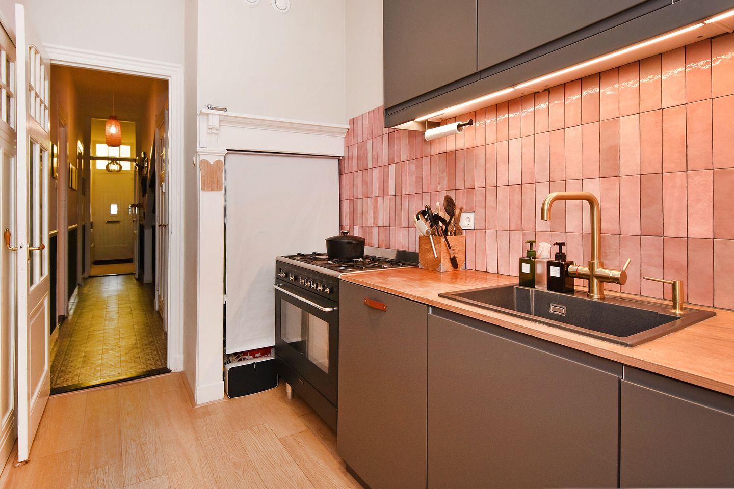 Foto 19 van Van Loostraat 144