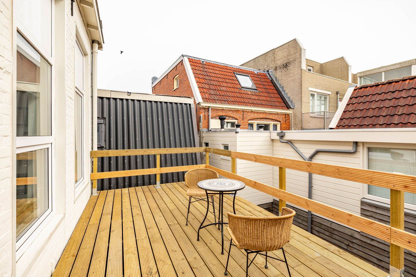 Renovated Apartment with Roof Terrace in Groningen — 19