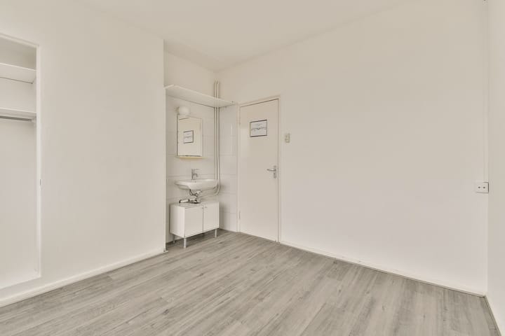 Photo 4 of Korte Geuzenstraat 700