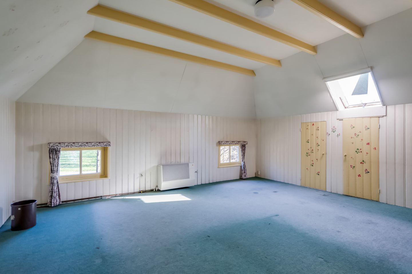 Characteristic Residential Farmhouse with Outbuildings on Spacious Plot Near Hasselt — 52