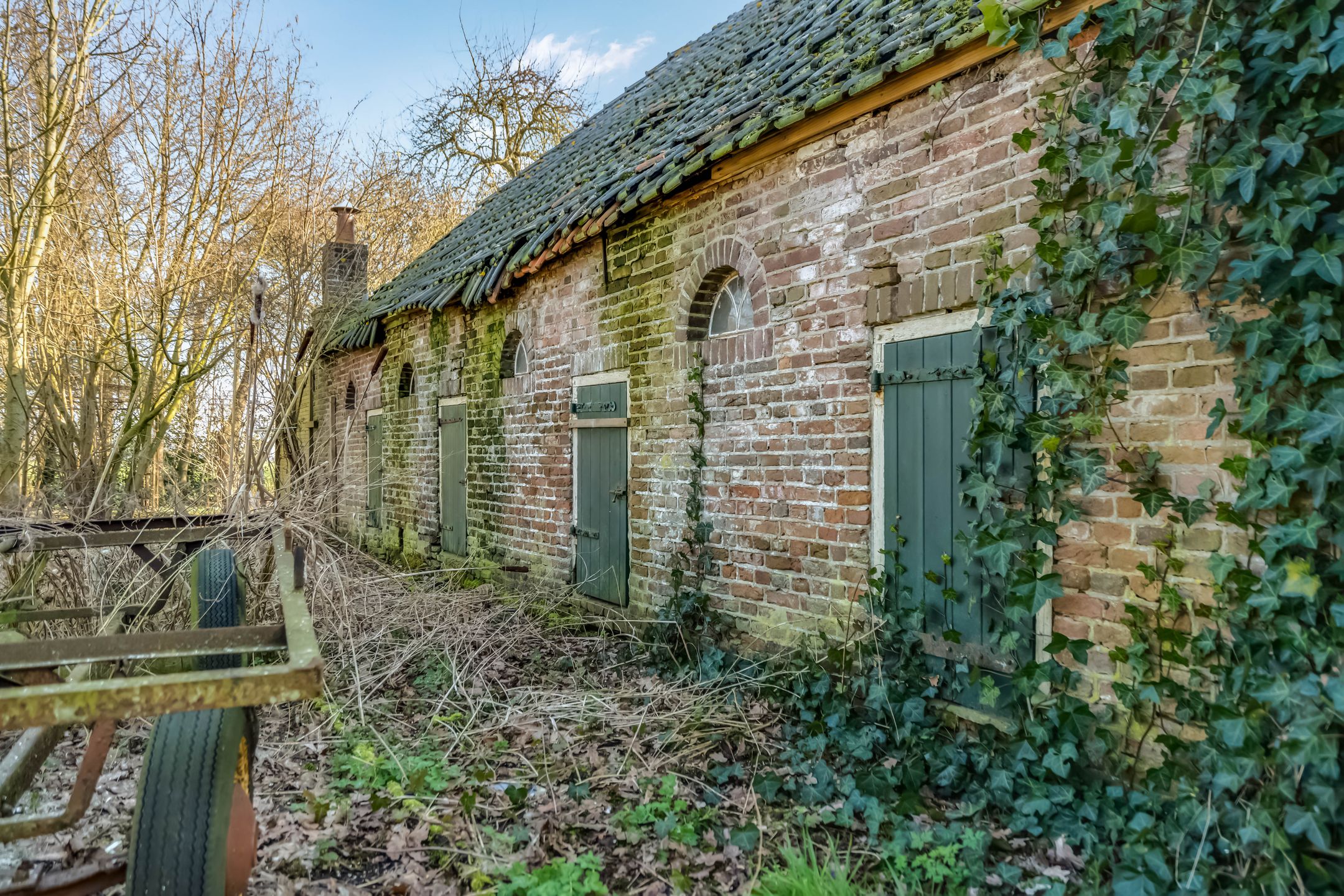 Characteristic Residential Farmhouse with Outbuildings on Spacious Plot Near Hasselt — 91