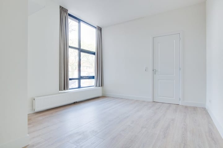 Photo 3 of Hooft Graaflandstraat 2-A2