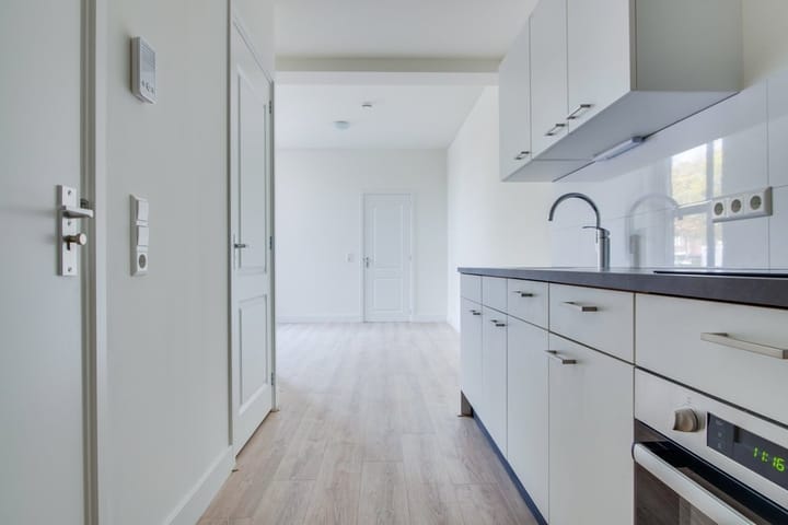 Photo 2 of Hooft Graaflandstraat 2-A2