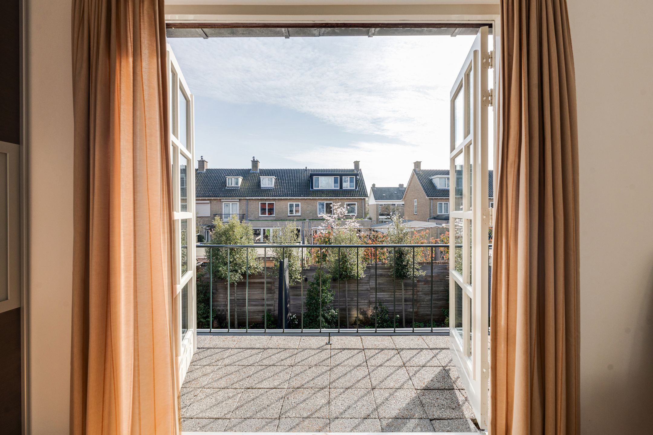 Spacious semi-detached villa on a characteristic tree-lined avenue in Oegstgeest — 42