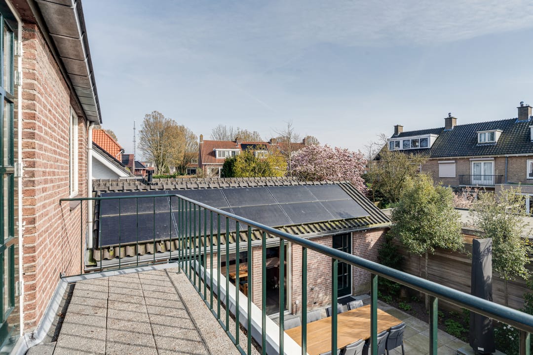 Spacious semi-detached villa on a characteristic tree-lined avenue in Oegstgeest — 43