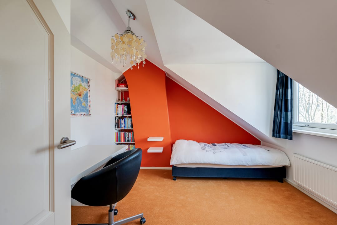Spacious semi-detached villa on a characteristic tree-lined avenue in Oegstgeest — 49