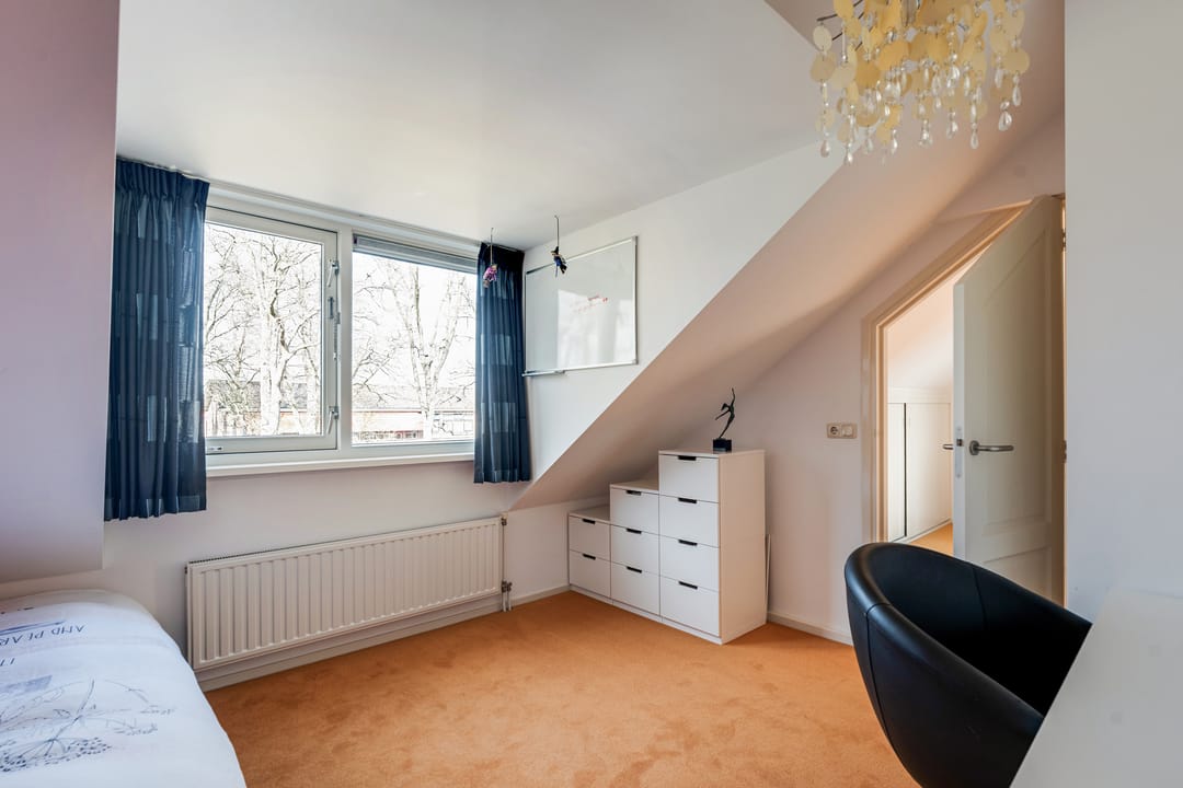 Spacious semi-detached villa on a characteristic tree-lined avenue in Oegstgeest — 50