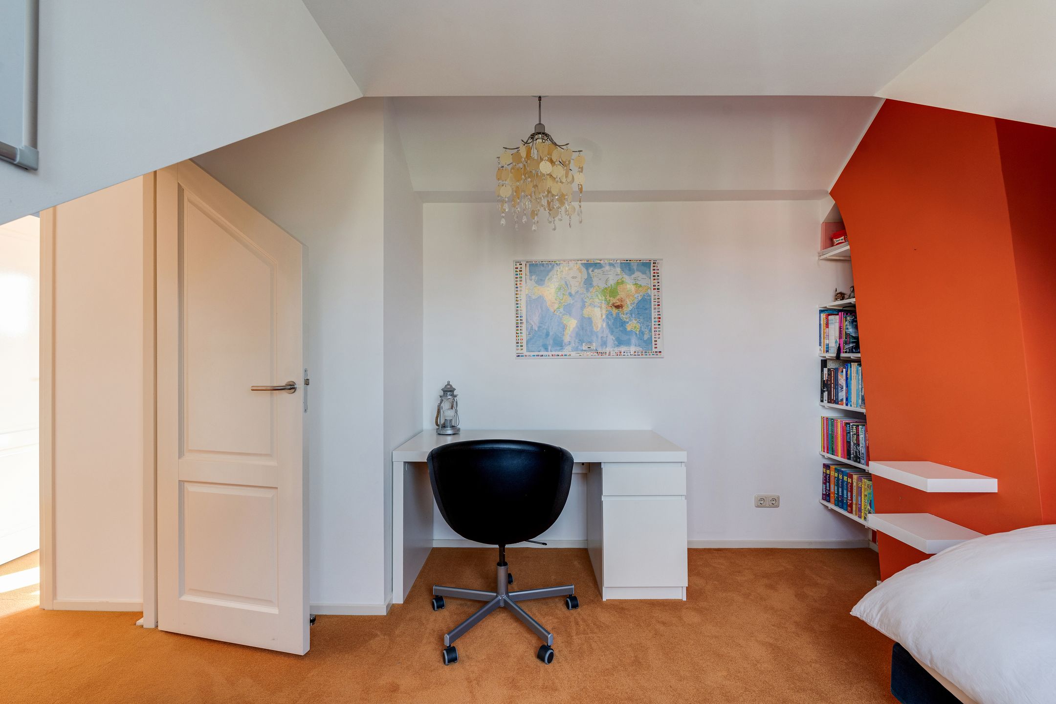 Spacious semi-detached villa on a characteristic tree-lined avenue in Oegstgeest — 51