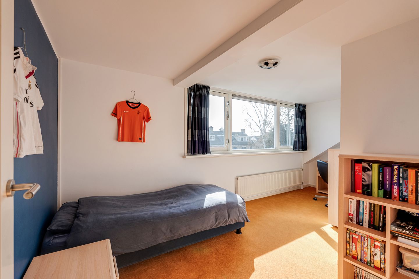Spacious semi-detached villa on a characteristic tree-lined avenue in Oegstgeest — 56