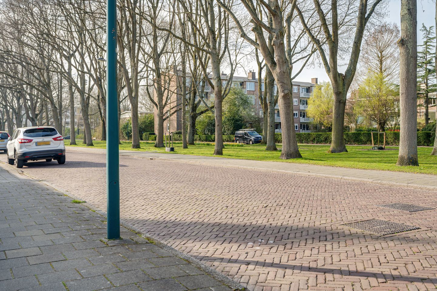 Spacious semi-detached villa on a characteristic tree-lined avenue in Oegstgeest — 61